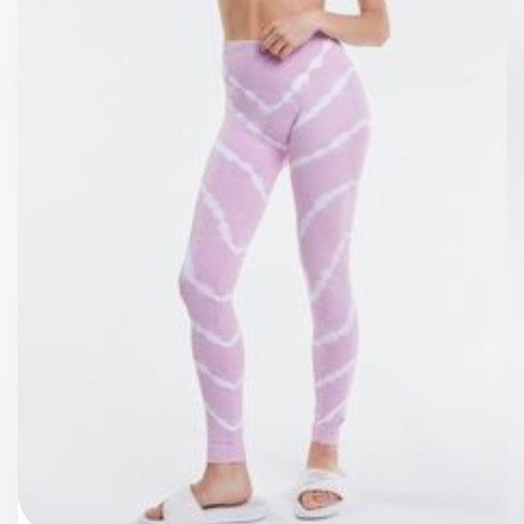 🦊💋 💝 WildFox Kris Leggings in Crepe Chevron- sports bra sold separately - Picture 3 of 10